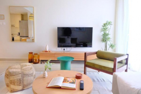 Classy 1BR High Floor by Amenities & F1